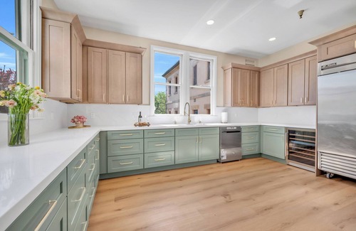 Napa Bed & Breakfast | Patio Retreat Suite with private outdoor space at downtown Napa Bed & Breakfast
