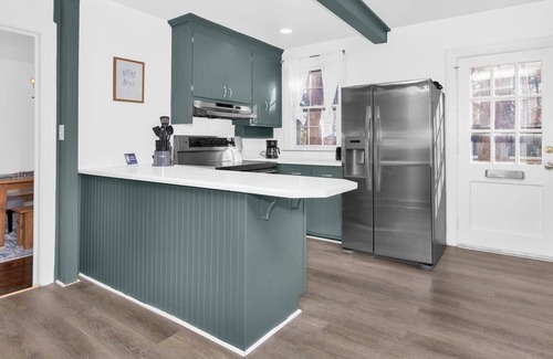 Terry Sanford House | Patio&Updated Kitchen! Central- Spring in Haymount