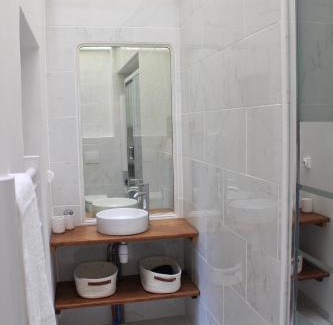 Castelnaudary Apartment | Paul Sabatier-T1-Vue sur Jardin-Luxe-wifi-fi-vélo