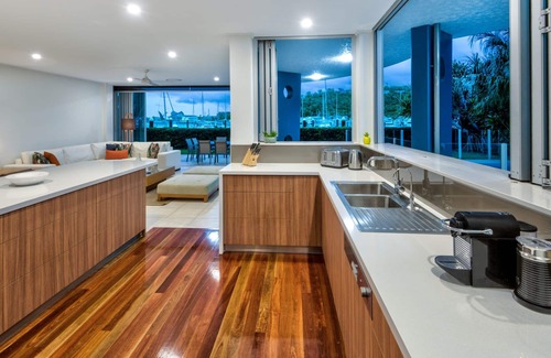 Hamilton Island Apartment | Pavillions 11 Hamilton Island - waterfront with private pool, golf buggy and transfers