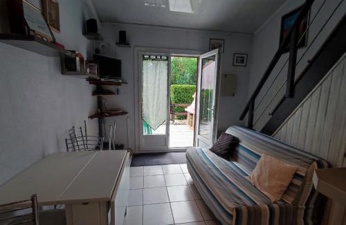 Argeles Plage Villa | Pavillon Climatisé Près de la Plage avec Terrasse, Parking et Confort Moderne - FR-1-776-7