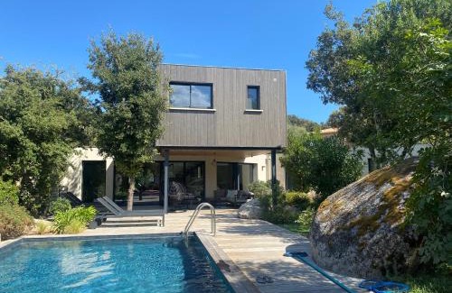 Porto-Vecchio Villa | Pavillon de la Trinité