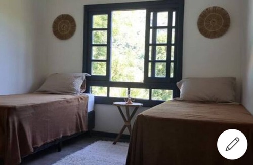 Pedro do Rio House | Paz, Natureza e Segurança em Secretário. Aconchego Próximo Centro. Fácil Acesso