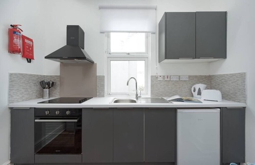 Abingdon Apartment | PBC | Studio Apartment Earl's Court 121 EC4