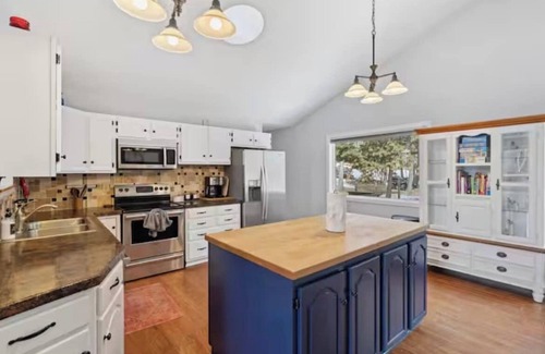 Woodland Park House | Peace in the Pines ,Hot Tub & Pikes Peak Views