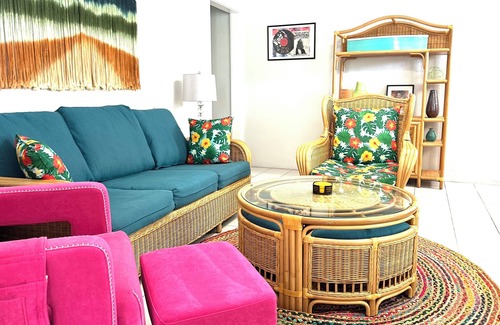 Sunset Beach Apartment | Peace, Love, & Music -Steps to the Sand, King bed, Queen sofa bed, ISLAND LIFE!