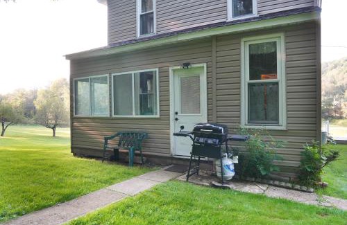 Spangler House | Peace of PA - A small-town wooded retreat