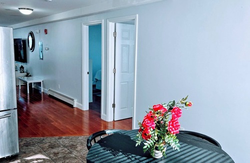 Metropolitan Hill - Beech Street Condo | Peaceful 2-bedroom condo with AC in charming Roslindale