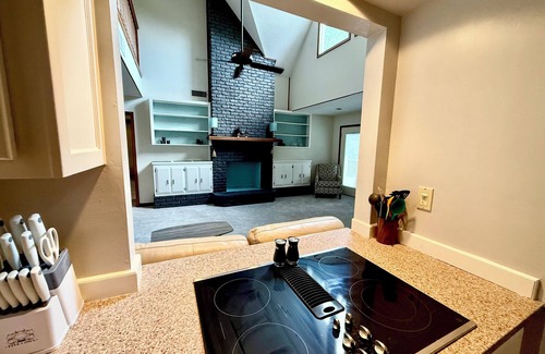 Diamondhead House | Peaceful 3-bedroom house on Golf course. Beach, casino golf shopping