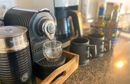 Yuma House | Peaceful, 3BR+King Home W/BBQ, Fire Pit & Huge TV!