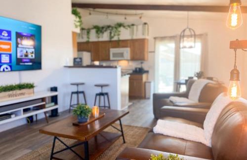 Yuma House | Peaceful, 3BR+King Home W/BBQ, Fire Pit & Huge TV!