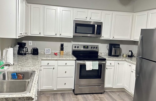 Summit Station Bed & Breakfast | Peaceful 4-bedroom house in charming Columbus