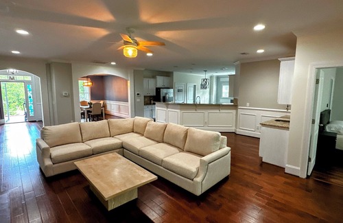 Aiken House | Peaceful 4-bedroom house in Trolley Run