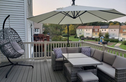 Calverton House | Peaceful 4-Bedroom Townhouse in Beltsville