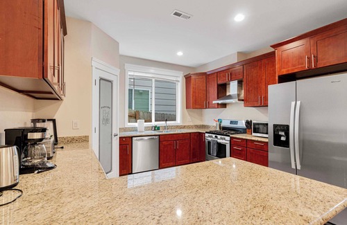 Kent House | Peaceful 5BR Haven w/Dedicated Workspace & Garage｜Flexible Lease｜#41907