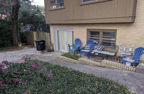 Southeast Pensacola House | Peaceful and Centrally Located Place. Be at Home in the Heart of Pensacola.