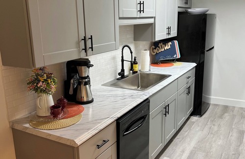 The Lakes Condo | Peaceful and Private 2-bedroom Lakeview Condo with Resort Amenities and Wi-Fi