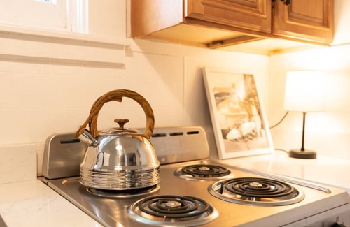 Newtonville Apartment | Peaceful, Artsy North Troy Riverview Apt