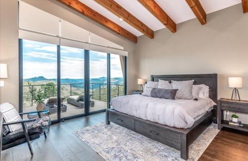 Bailey House | Peaceful Cabin W Hot Tub & Fire Pit