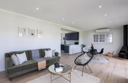 Raithby House | Peaceful Cape Winelands Getaway