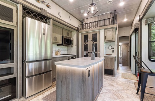 Pierson House | Peaceful caravan with AC in charming Pierson