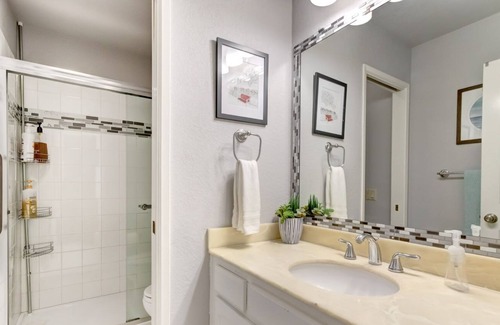 Poway House | Peaceful, chic 2 bed room house