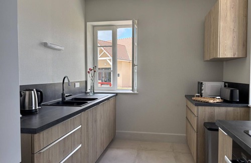 Saligny-sur-Roudon Cottage | Peaceful cottage for 4 in Allier, near PAL, linens included