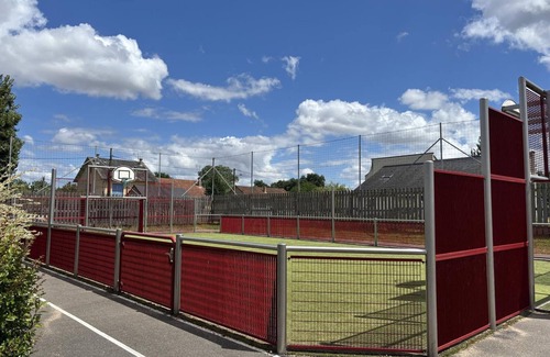 Saligny-sur-Roudon Cottage | Peaceful cottage for 4 in Allier, near PAL, linens included