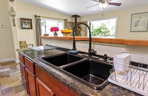 Newcastle Cottage | Peaceful Cottage in Newcastle