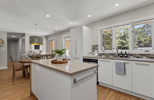 Northwest Raleigh House | Peaceful Cozy 3-bedroom house close to RDU, RTP, Hospitals, Downtown Raleigh