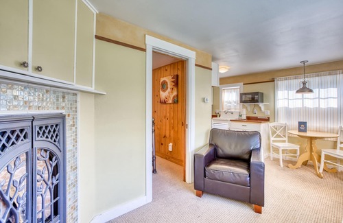 Downtown Cannon Beach Cottage | Peaceful Dog-Friendly Cottage with Fireplace, WiFi - Close to Beach & Town