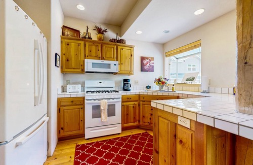 Ketchum House | Peaceful, dog-friendly townhome w/private hot tub & gas grill - walk to Ketchum