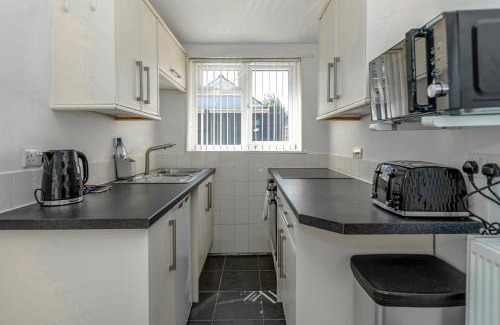 Filton House | Peaceful Filton retreat w/fenced garden