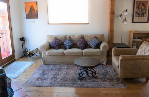 Canada de los Alamos House | Peaceful Forest Home - Comfy and Well-equipped