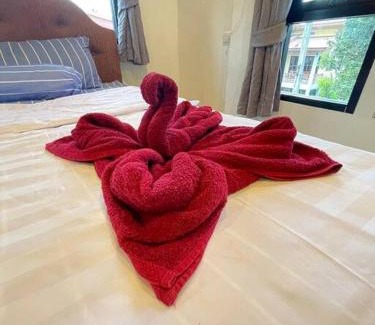 Hin Hong Apartment | Peaceful garden Luna House