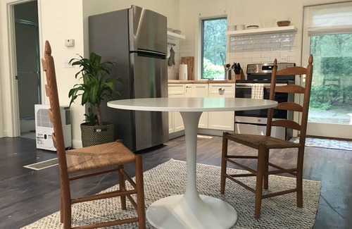 Cotuit House | Peaceful Guest House Cottage, w air conditioning and only 0.2 to private beach!