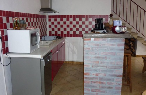 Ebreuil Cottage | Peaceful holiday home in Ébreuil with garden and pets allowed