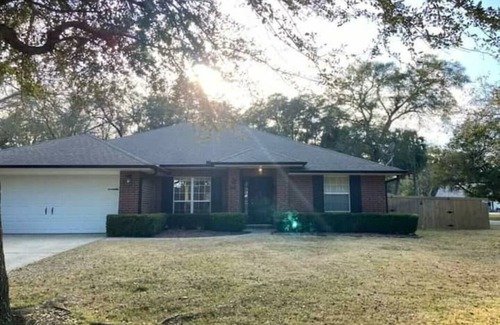 Fort Walton Beach House | Peaceful home, family friendly, 5 minutes from beaches and downtown.
