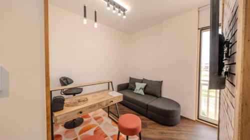 Mina Al Arab Apartment | Peaceful Lagoon Escape, The Lagoons