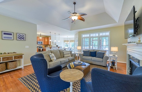 Livingston House | Peaceful lakeside retreat with hot tub, private pool, dock & paddle boards