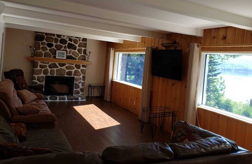Mont-Tremblant Cottage | Peaceful Lakeview Cottage in Mont-Tremblant