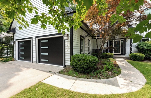 Holiday Hills House | ♕ Peaceful Luxury – Unique Designer Home | Cinema Gym Basketball Court & More ➠ 3457