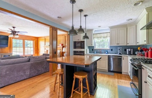 Douglasville House | Peaceful Nature Getaway 10 Acres