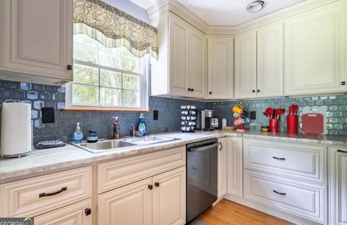 Douglasville House | Peaceful Nature Getaway 10 Acres