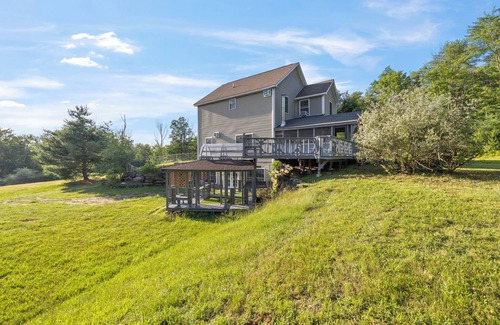 Woodridge House | Peaceful Paradise: Dream Holiday Home in Woodridge