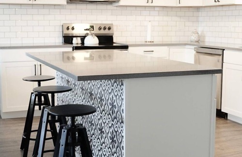 Richland House | Peaceful park-like Getaway- NO cleaning fee!