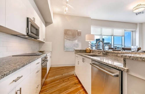 Central Business District Hotel | Peaceful Penthouse in Downtown of NOLA