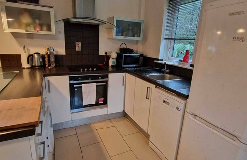 Dundrum Apartment | Peaceful & Pet Friendly, 200mtrs to Dundrum Centre