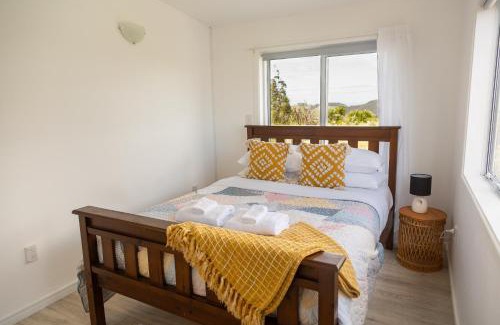 Onetangi House | Peaceful place with views - Waiheke Cohost