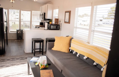 Archie House | Peaceful Pondside Stay